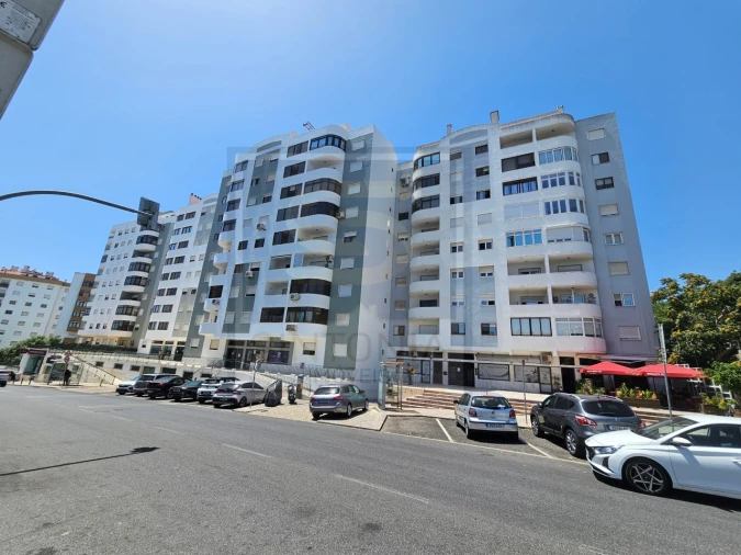 Apartamento T2 para Venda em Carnaxide e Queijas Foto 25