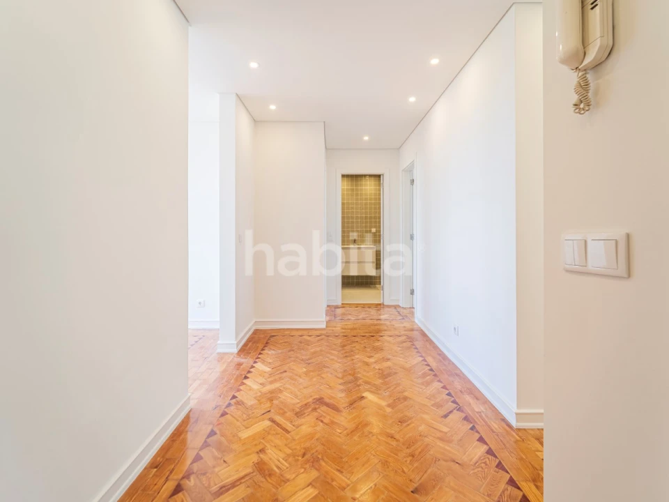 Apartamento T2 para Arrendamento em São Vicente Foto 3