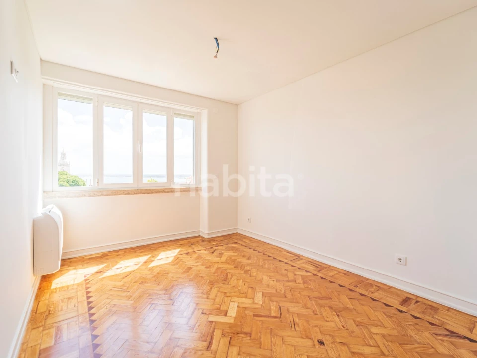 Apartamento T2 para Arrendamento em São Vicente Foto 16