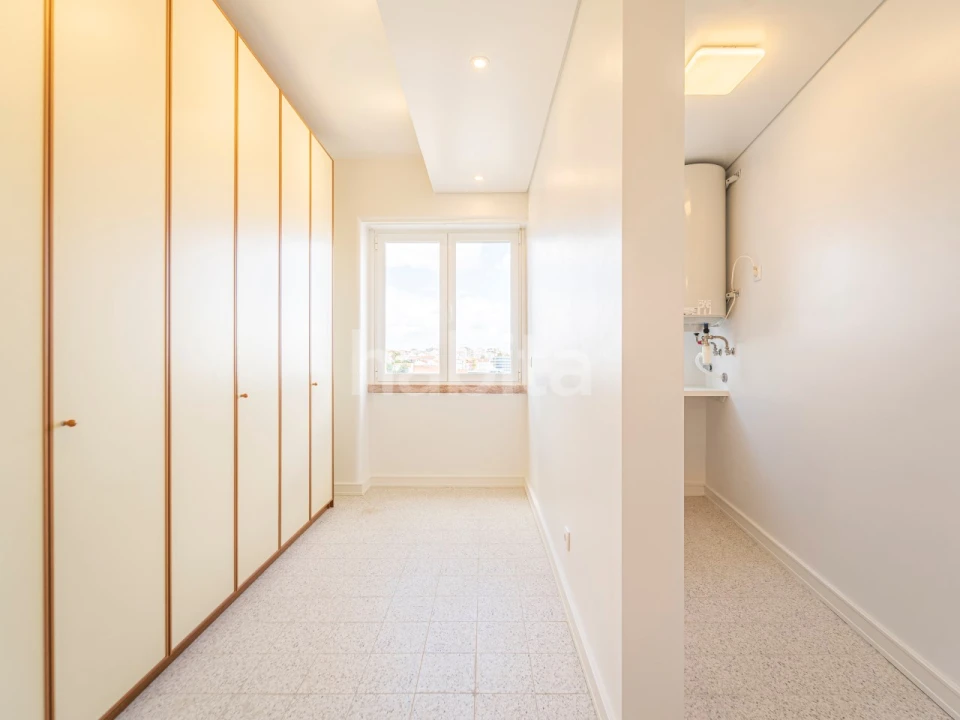 Apartamento T2 para Arrendamento em São Vicente Foto 38