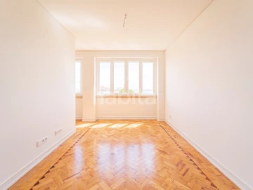 Apartamento T2 para Arrendamento em São Vicente