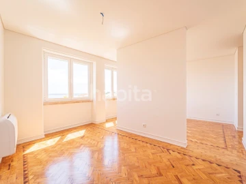 Apartamento T2 para Arrendamento em São Vicente