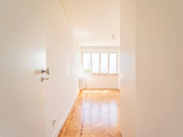 Apartamento T2 para Arrendamento em São Vicente
