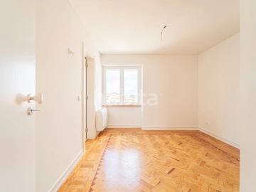Apartamento T2 para Arrendamento em São Vicente