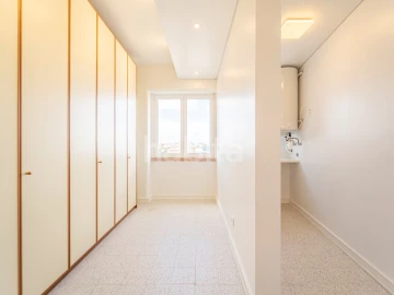 Apartamento T2 para Arrendamento em São Vicente