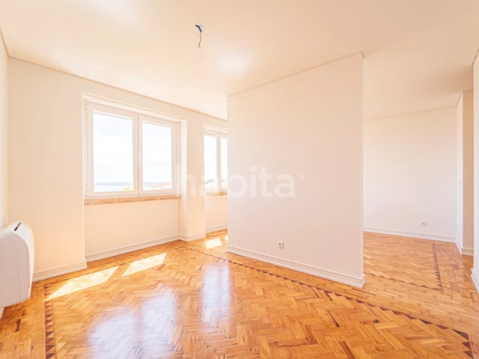 Apartamento T2 para Arrendamento em São Vicente Foto 6
