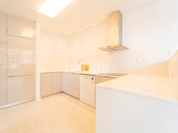 Apartamento T2 para Arrendamento em São Vicente Foto 35