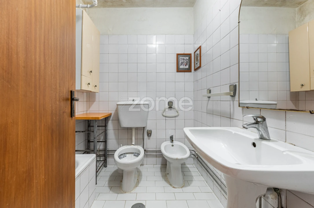 Apartamento T1 para Venda em Vilar de Andorinho Foto 11