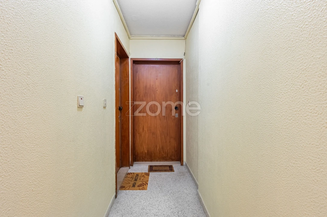 Apartamento T1 para Venda em Vilar de Andorinho Foto 14