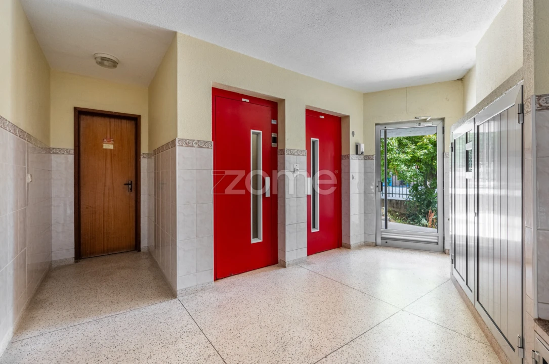Apartamento T1 para Venda em Vilar de Andorinho Foto 15
