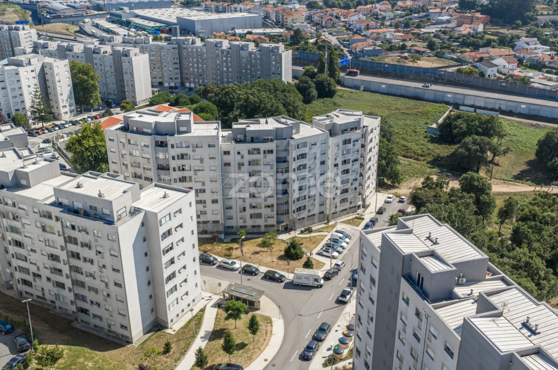 Apartamento T1 para Venda em Vilar de Andorinho Foto 18