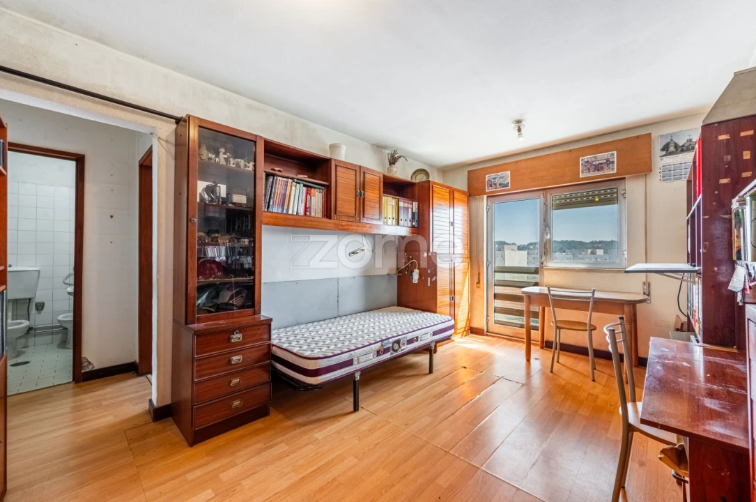 Apartamento T1 para Venda em Vilar de Andorinho Foto 5
