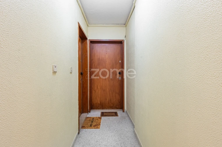 Apartamento T1 para Venda em Vilar de Andorinho Foto 14