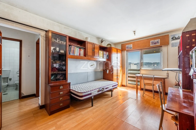 Apartamento T1 para Venda em Vilar de Andorinho Foto 5