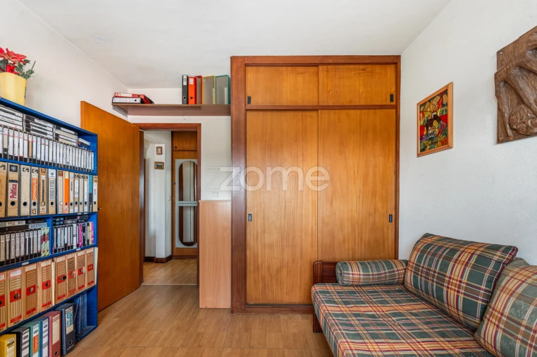 Apartamento T1 para Venda em Vilar de Andorinho Foto 8