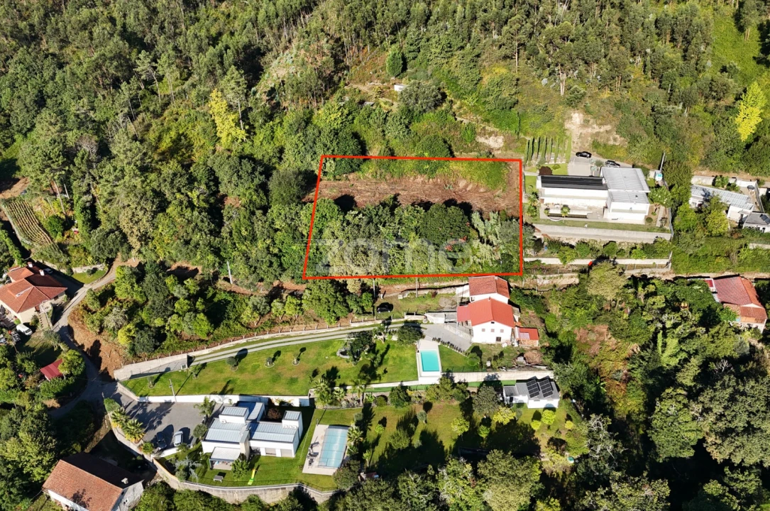 Terreno para Venda em Vila Verde e Barbudo Foto 1