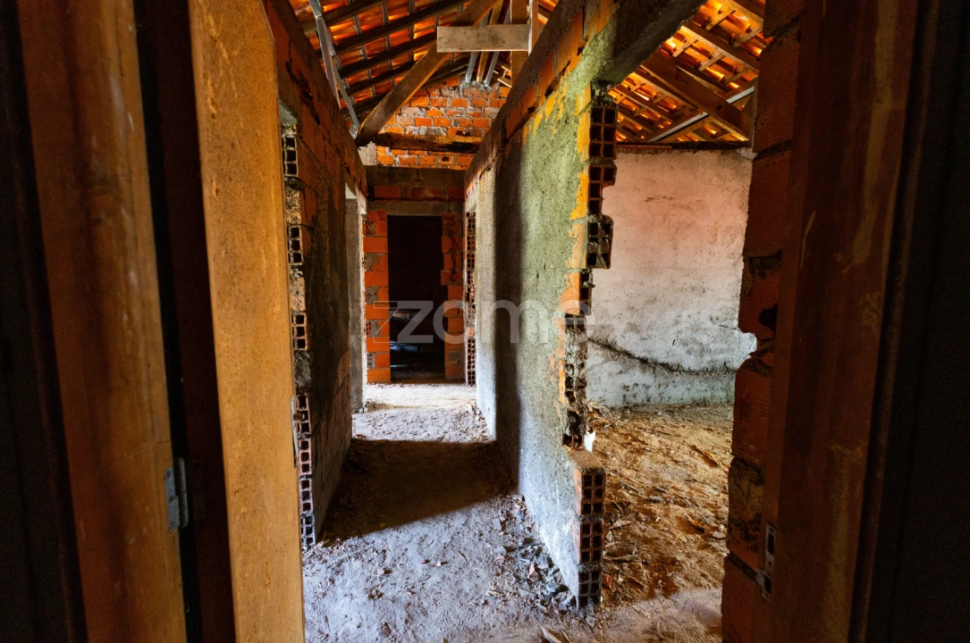 Prédio para Venda em Arganil Foto 40