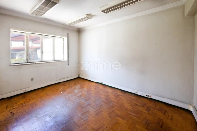 Prédio para Venda em Arganil
