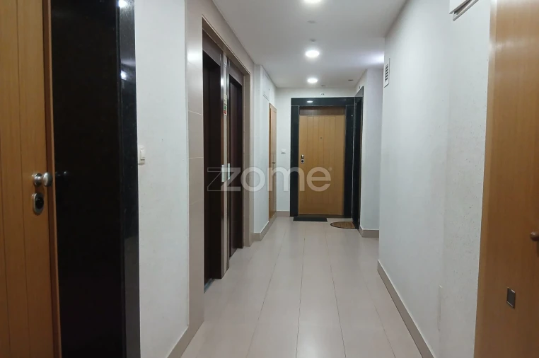 Apartamento T3 para Venda em Águas Livres Foto 4