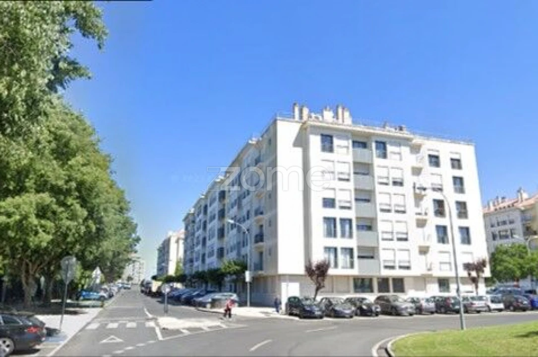 Apartamento T3 para Venda em Águas Livres Foto 1