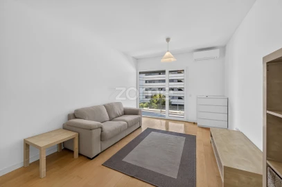 Apartamento T1 para Arrendamento em Parque das Nações