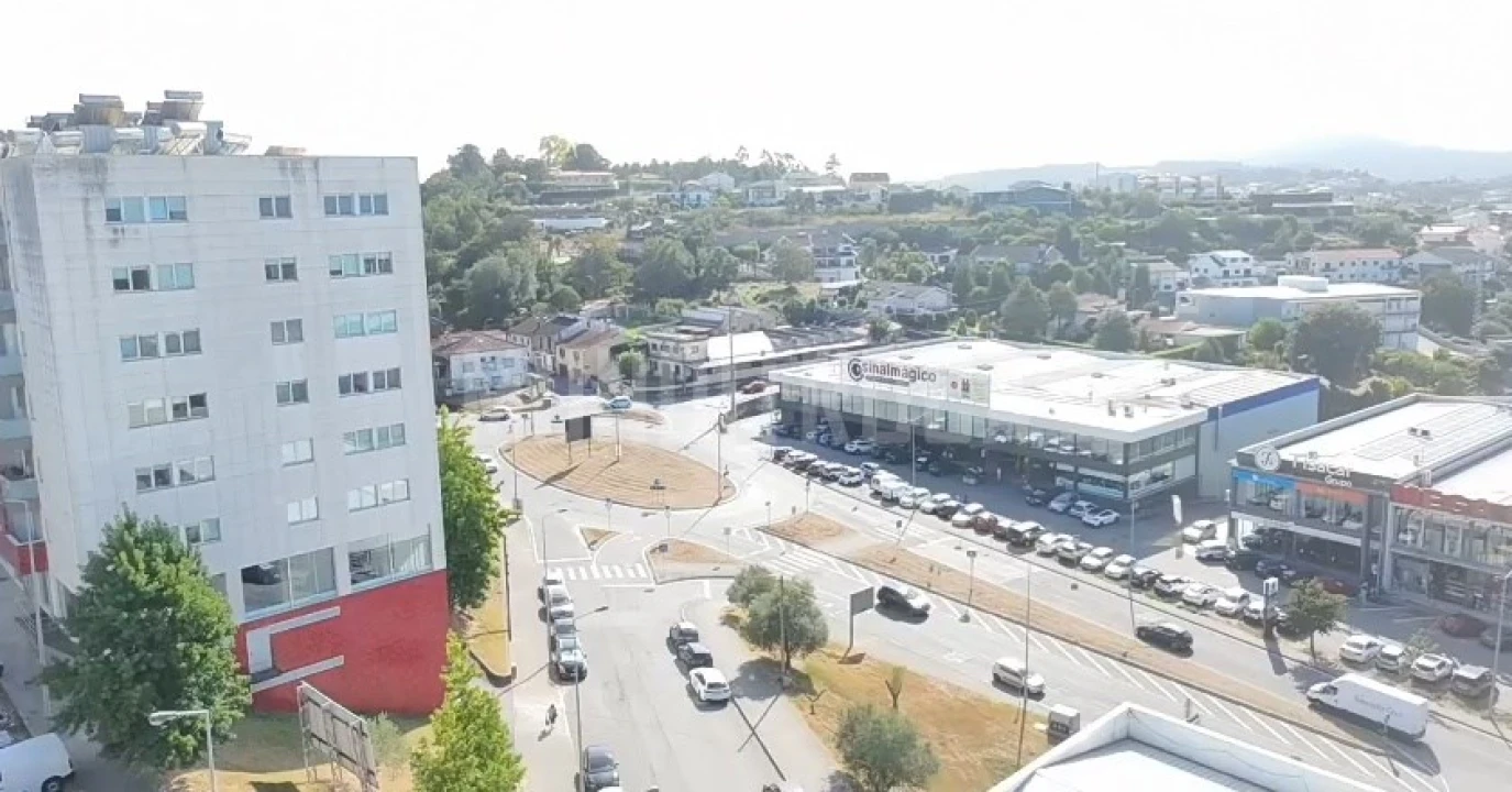 Apartamento T3 para Venda em Ferreiros e Gondizalves Foto 18