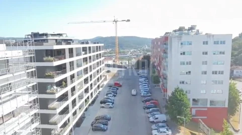 Apartamento T3 para Venda em Ferreiros e Gondizalves