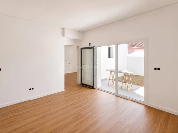 Moradia T2 para Venda em Fernao Ferro