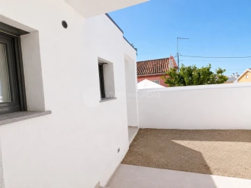 Moradia T2 para Venda em Fernao Ferro