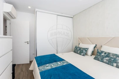 Moradia T4 para Venda em Pontinha e Famões