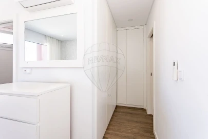 Moradia T4 para Venda em Pontinha e Famões