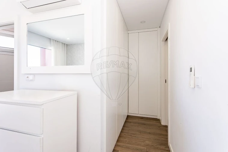Moradia T4 para Venda em Pontinha e Famões Foto 19
