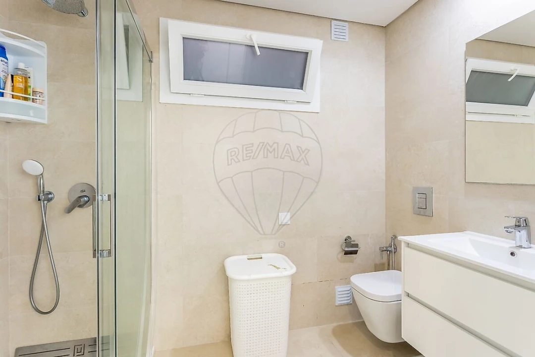 Moradia T4 para Venda em Pontinha e Famões Foto 23