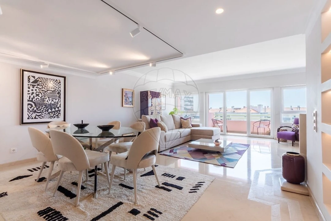 Apartamento T4 para Venda em Areeiro Foto 1