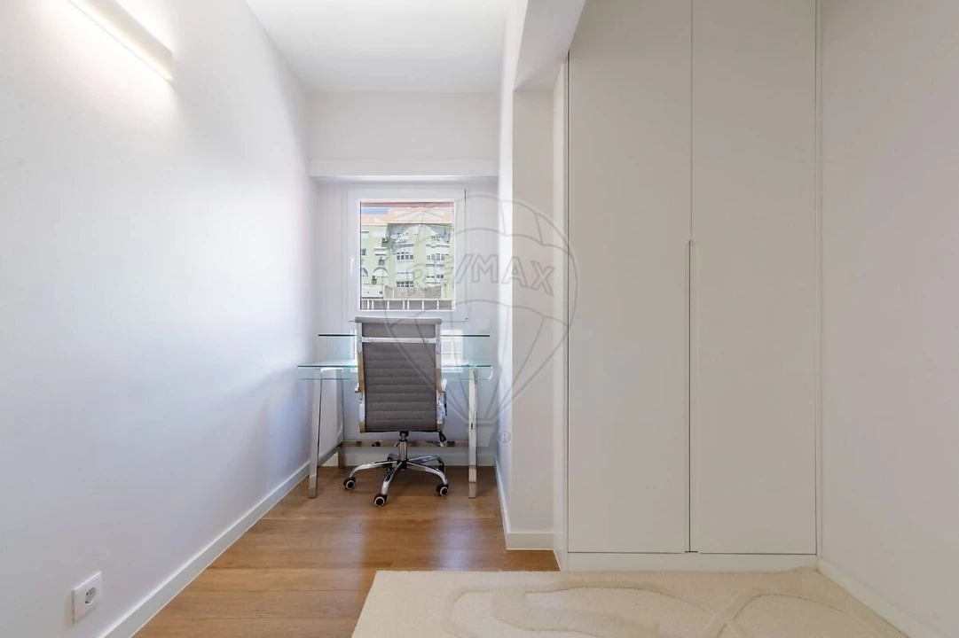 Apartamento T4 para Venda em Areeiro Foto 19