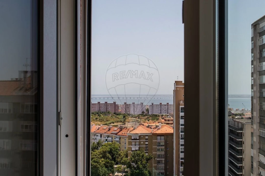 Apartamento T4 para Venda em Areeiro Foto 40