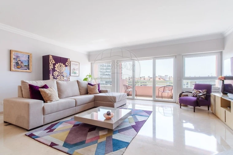 Apartamento T4 para Venda em Areeiro Foto 5