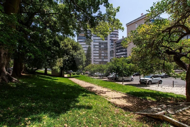 Apartamento T4 para Venda em Areeiro Foto 42