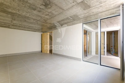 Moradia T3 para Venda em Laranjeiro e Feijó