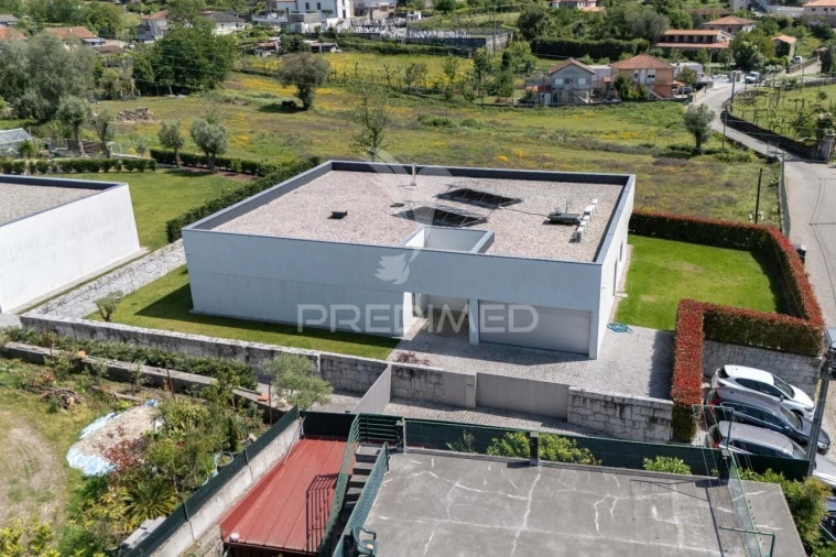 Moradia T4 para Venda em Este (São Pedro e São Mamede) Foto 3