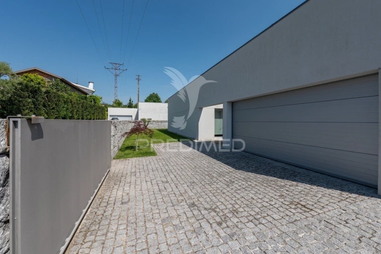 Moradia T4 para Venda em Este (São Pedro e São Mamede) Foto 8