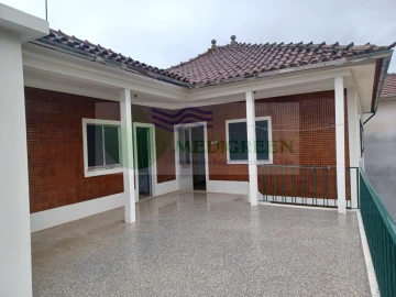 Moradia T3 para Venda em Rocas do Vouga