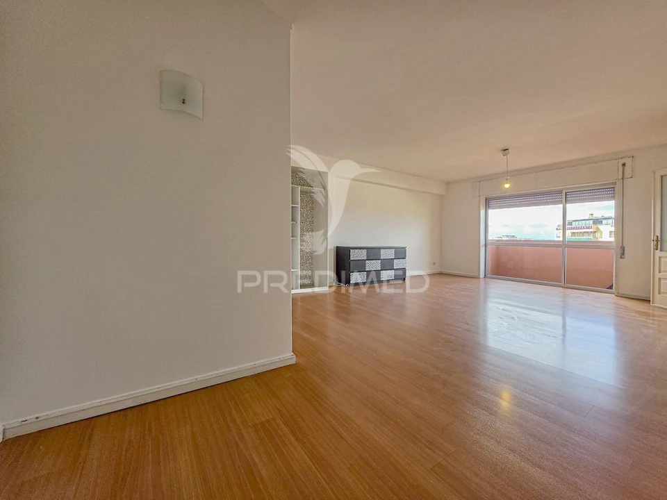 Apartamento T3 para Venda em Braga (Maximinos, Sé e Cividade) Foto 1
