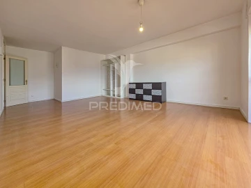 Apartamento T3 para Venda em Braga (Maximinos, Sé e Cividade)