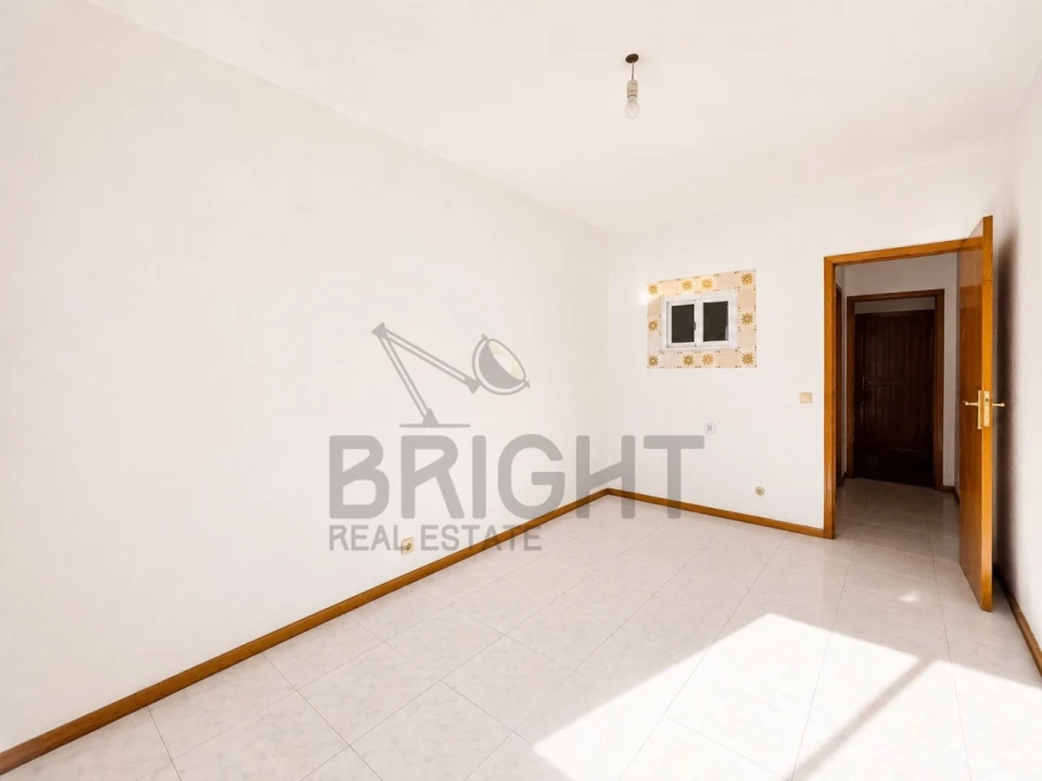 Apartamento T1 para Venda em Algueirão-Mem Martins Foto 5