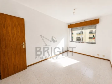 Apartamento T1 para Venda em Algueirão-Mem Martins