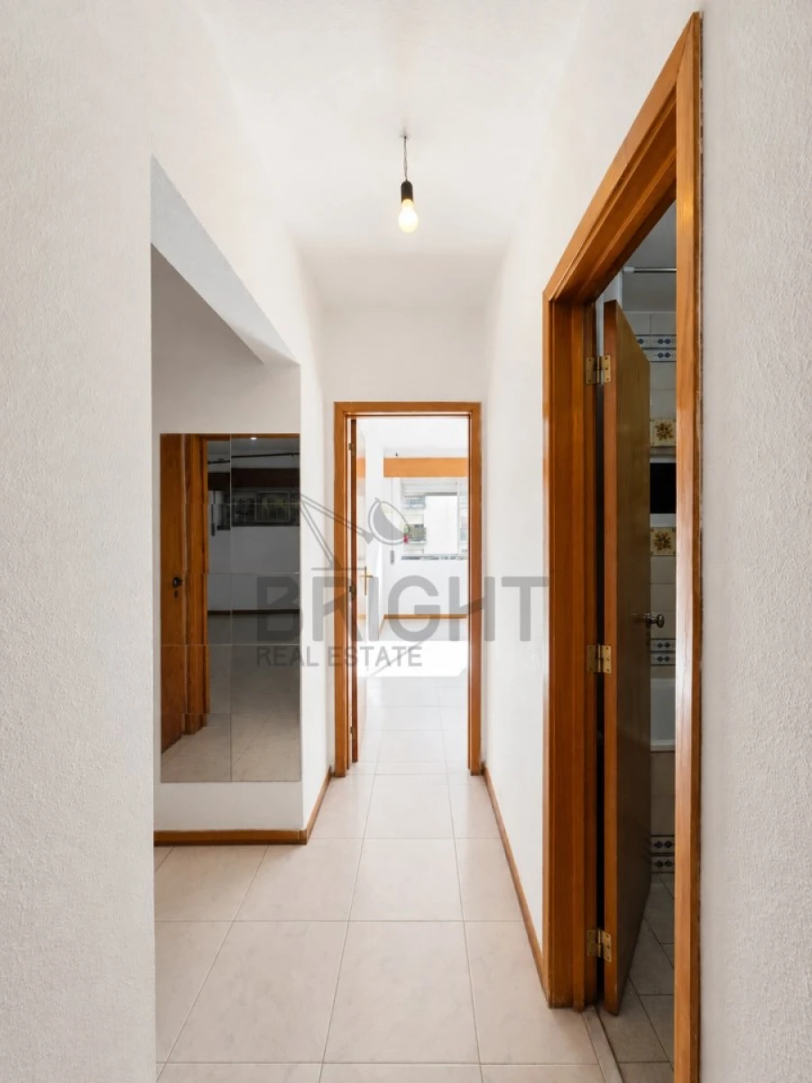Apartamento T1 para Venda em Algueirão-Mem Martins Foto 6