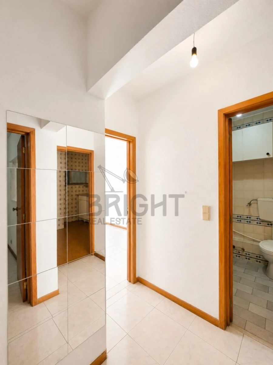 Apartamento T1 para Venda em Algueirão-Mem Martins Foto 8