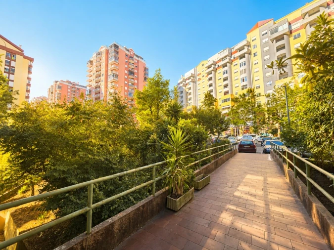 Apartamento T1 para Venda em Algueirão-Mem Martins Foto 27