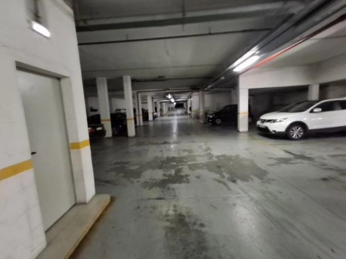 Garagem para Venda em Venda do Pinheiro e Santo Estêvão das Galés Foto 4